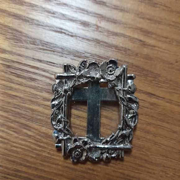 Vintage Ornate Silver Tone Frame Cross Brooch  Size:OS  Unknown - Picture 5 of 7